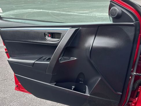 Used 2015 Toyota Corolla S image 19