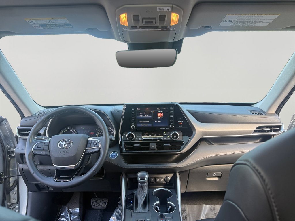Used 2021 Toyota Highlander XLE AWD/4WD image 10