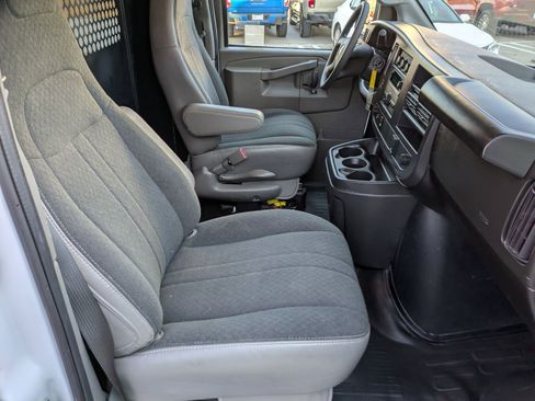Used 2024 Chevrolet Express 2500 w/ Driver Convenience Package image 27