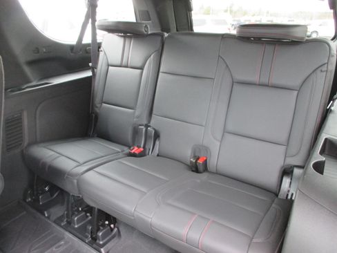 Used 2024 Chevrolet Suburban RST w/ Luxury Package image 13