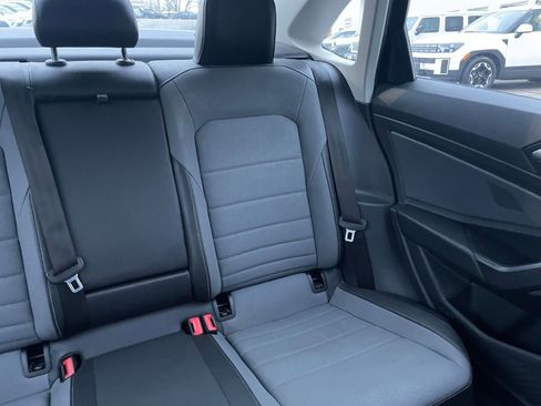 Used 2025 Volkswagen Jetta SE image 37