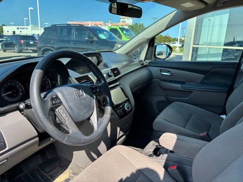 Used 2016 Honda Odyssey SE image 10