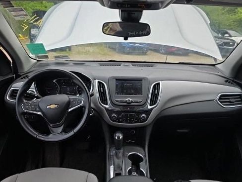 Used 2021 Chevrolet Equinox LT FWD image 2