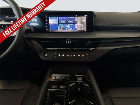 Certified 2025 Nissan Murano SV AWD/4WD image 24