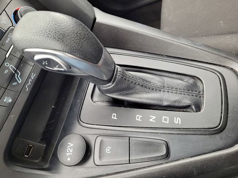 Used 2018 Ford Focus SE image 23