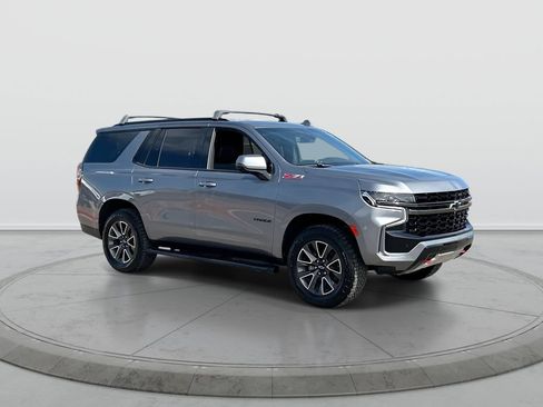Used 2021 Chevrolet Tahoe Z71 w/ Luxury Package AWD/4WD image 2