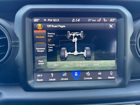 Certified 2018 Jeep Wrangler Unlimited Sahara image 33