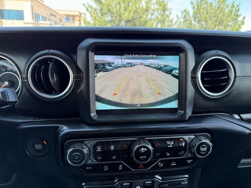 Used 2021 Jeep Wrangler Unlimited Sahara image 37