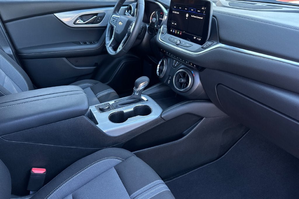 New 2026 Chevrolet Blazer LT w/ Midnight/Sport Edition FWD image 16