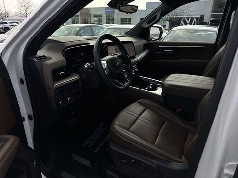 Used 2025 Chevrolet Tahoe High Country image 10