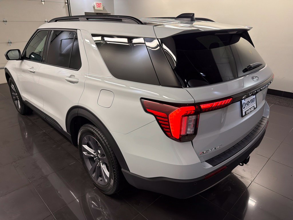 New 2027 Ford Explorer Active AWD/4WD image 4