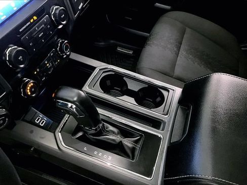Used 2019 Ford F150 XLT w/ Equipment Group 302A Luxury AWD/4WD image 17