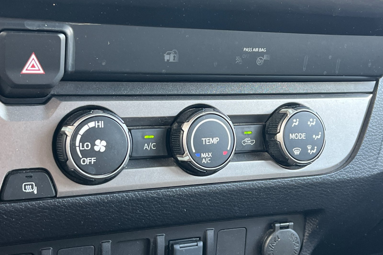 Used 2023 Toyota Tacoma SR RWD image 18