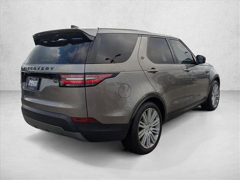 Used 2017 Land Rover Discovery First Edition image 5