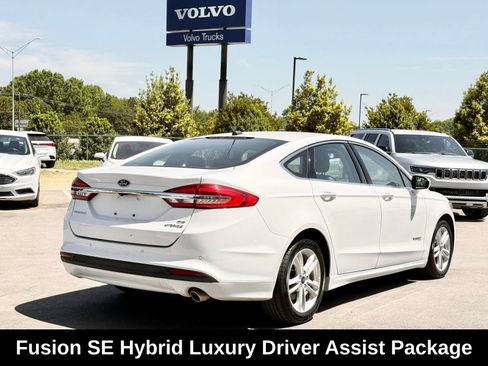 Used 2018 Ford Fusion SE w/ Equipment Group 602A FWD image 7