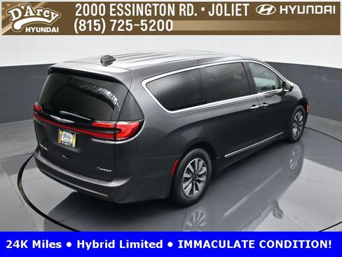 Used 2022 Chrysler Pacifica Limited image 18