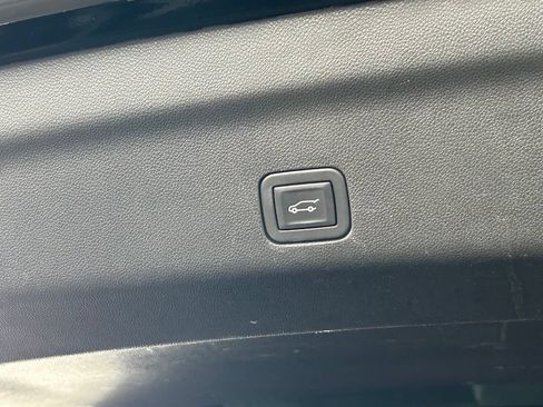 Used 2024 Chevrolet Suburban LT AWD/4WD image 45