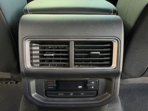 Used 2024 Volkswagen Atlas SE image 22