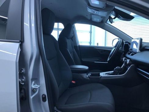 Used 2024 Toyota RAV4 LE image 22