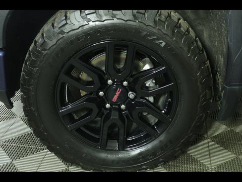 Used 2021 GMC Sierra 1500 Elevation w/ LPO, Elevation Black Package AWD/4WD image 5