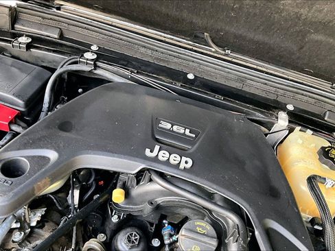 Used 2020 Jeep Wrangler Unlimited Rubicon AWD/4WD image 35