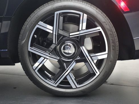 Certified 2025 Rolls-Royce Cullinan Black Badge image 15