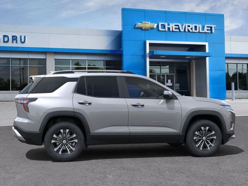 New 2025 Chevrolet Equinox LT w/ Convenience Package II image 5