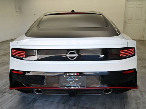 Used 2024 Nissan Z NISMO w/ Floor Mat Package RWD image 4