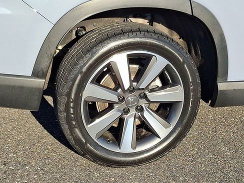 Used 2023 Honda Pilot Touring image 7