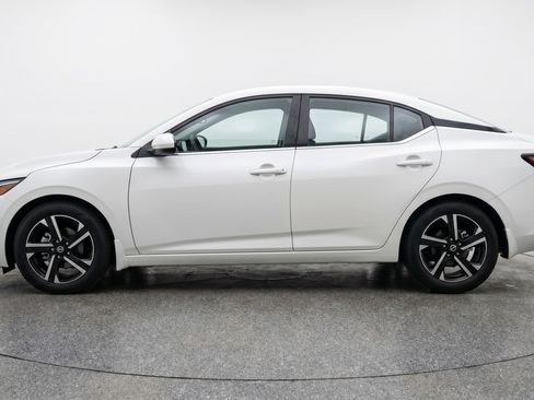 Used 2025 Nissan Sentra SV FWD image 5