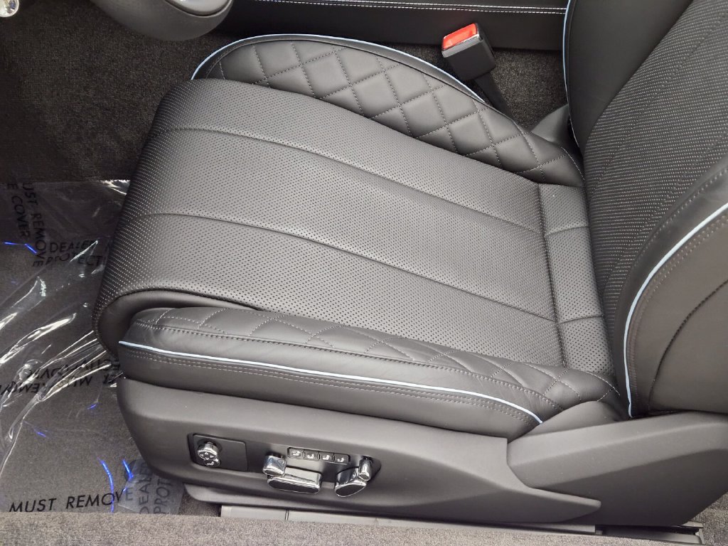 Certified 2023 Bentley Continental GT V8 AWD/4WD image 32