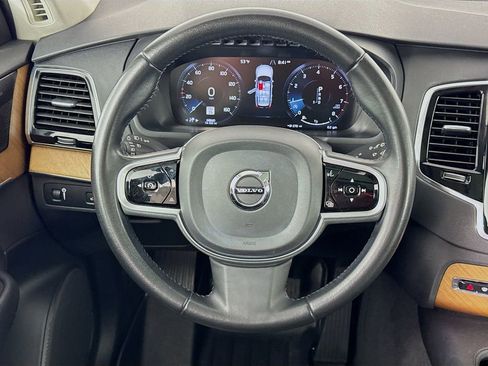 Used 2022 Volvo XC90 T6 Momentum w/ Advanced Package image 31