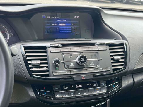 Used 2017 Honda Accord Sport image 14