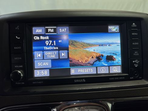 Used 2014 Chrysler Town & Country Touring w/ Trailer Tow Group image 19