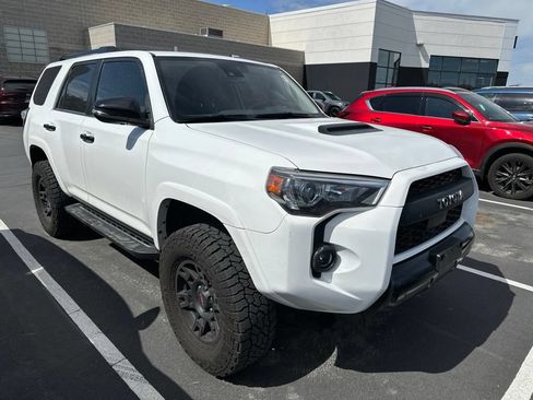 Used 2021 Toyota 4Runner Venture w/ Moonroof Package AWD/4WD image 3