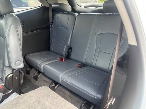 Used 2019 Buick Enclave Essence AWD/4WD image 11