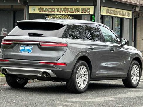 Used 2025 Lincoln Corsair FWD w/ Rear Removable Package Tray image 3