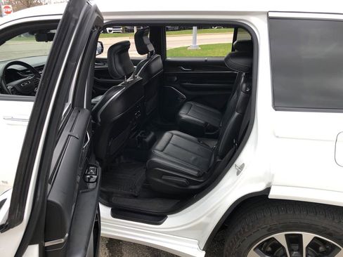 Certified 2022 Jeep Grand Cherokee L Overland w/ Luxury Tech Group IV AWD/4WD image 21