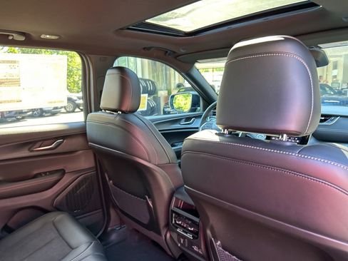 New 2025 Jeep Grand Cherokee Altitude image 39