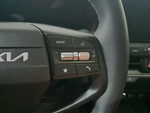 Used 2025 Kia K4 EX FWD image 19