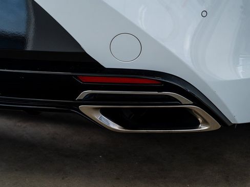 Used 2018 Lexus LC 500 Coupe w/ Performance Package image 28