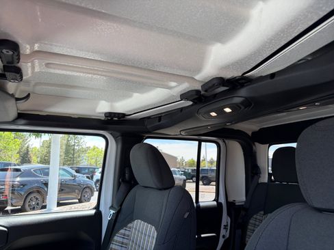 New 2026 Jeep Gladiator Sport AWD/4WD image 32