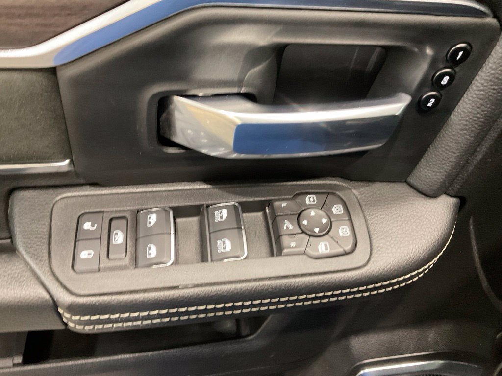 Used 2026 RAM 2500 Laramie AWD/4WD image 7