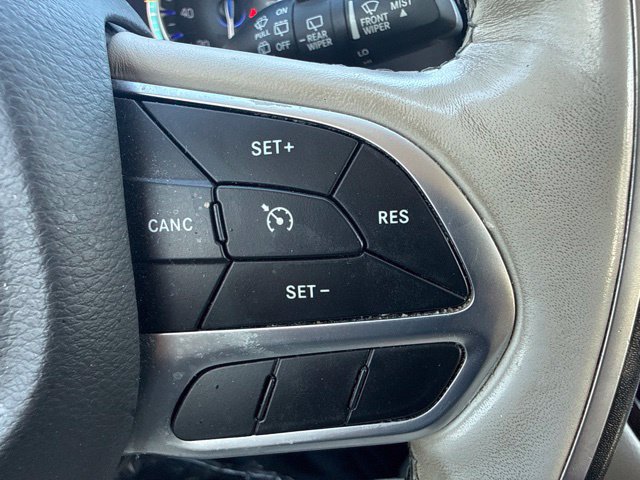 Used 2020 Chrysler Pacifica Limited FWD image 27