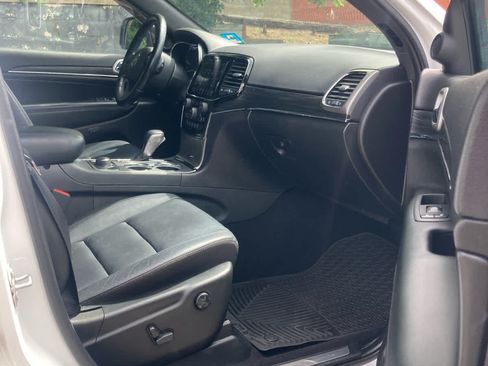 Used 2020 Jeep Grand Cherokee Limited AWD/4WD image 13