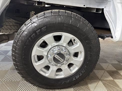 Used 2024 Ford F250 XLT w/ FX4 Off-Road Package image 28