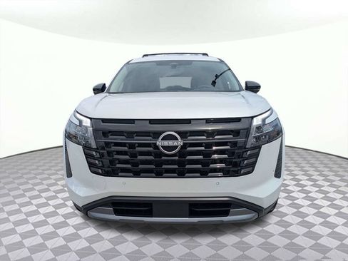 Used 2026 Nissan Pathfinder SL FWD image 8