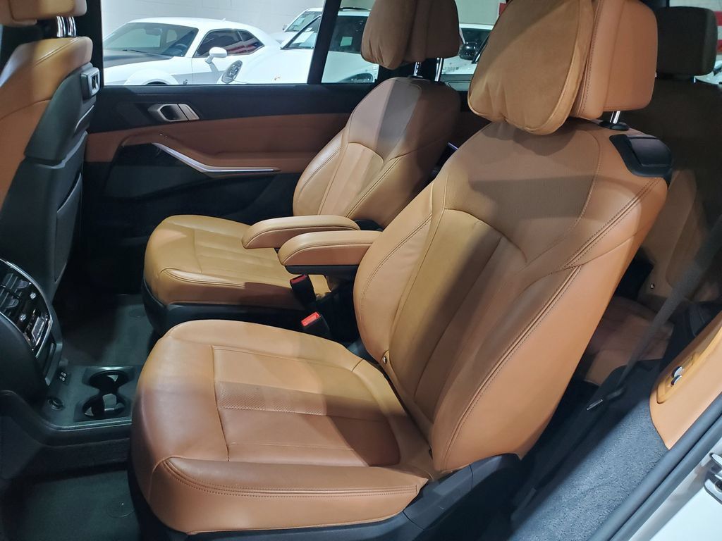 Used 2019 BMW X7 xDrive50i w/ M Sport Package AWD/4WD image 30