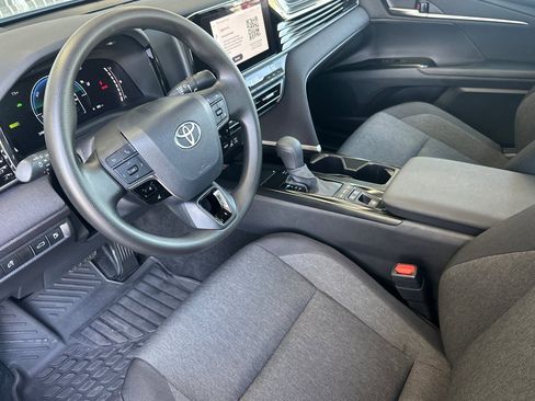 Certified 2024 Toyota Camry SE w/ Cold Weather Package FWD image 9