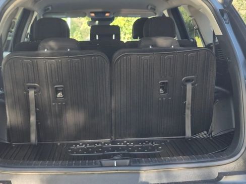 Certified 2023 Kia Sorento LX image 7